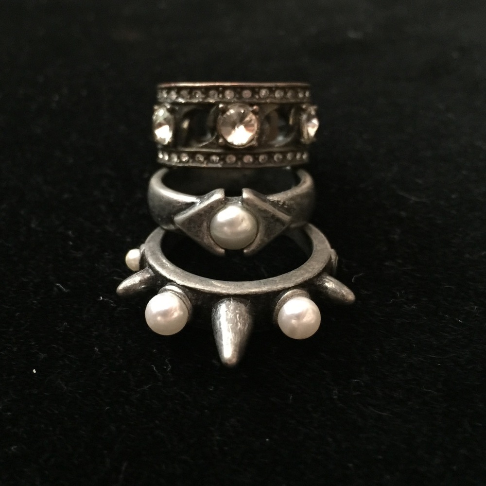 🪬 3/$12 Gunmetal Grey Spike Stack Rings